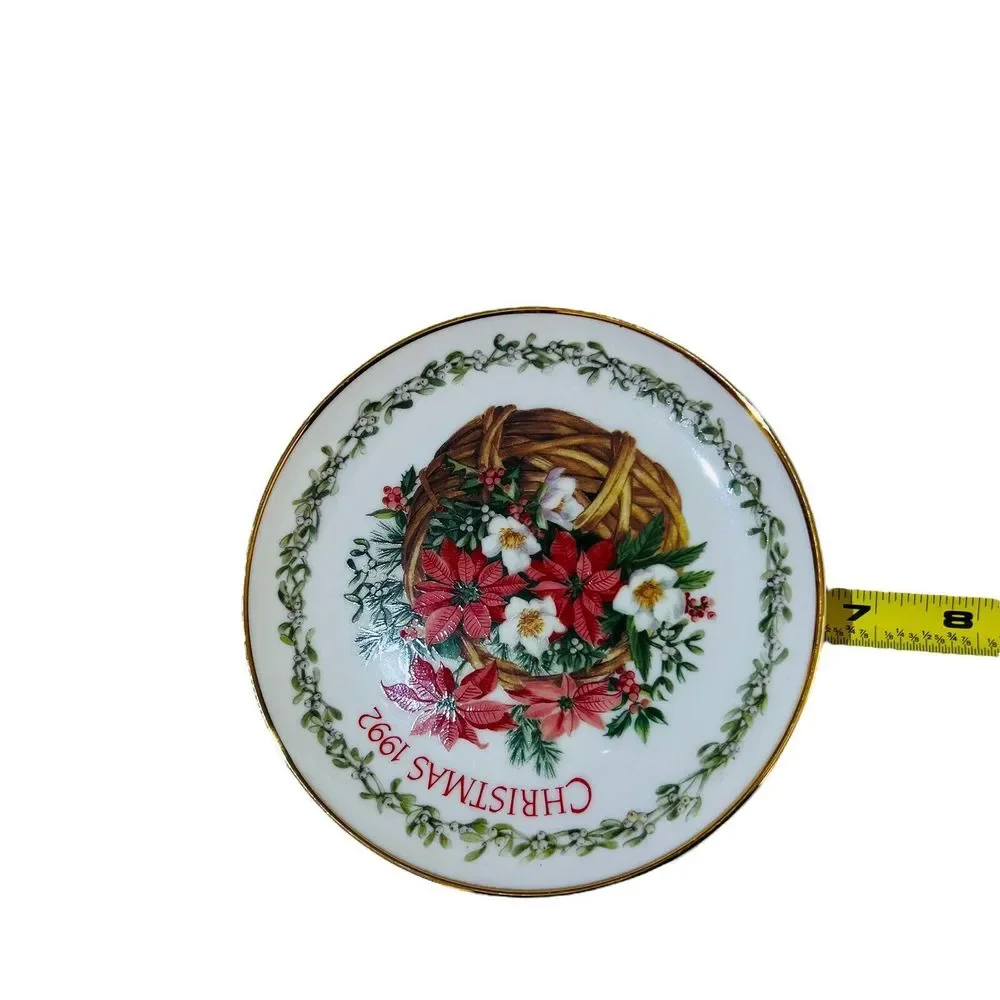 VTG ‘92 American Greeting Christmas 6.5” Porcelain Plate Poinsettia Basket Japan